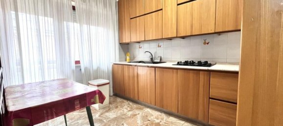 3-salle Appartement à Foggia, Italy No. 129828 9