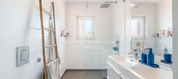 3 Schlafzimmer Villa in Cascais, Portugal, Nr. 259188 24
