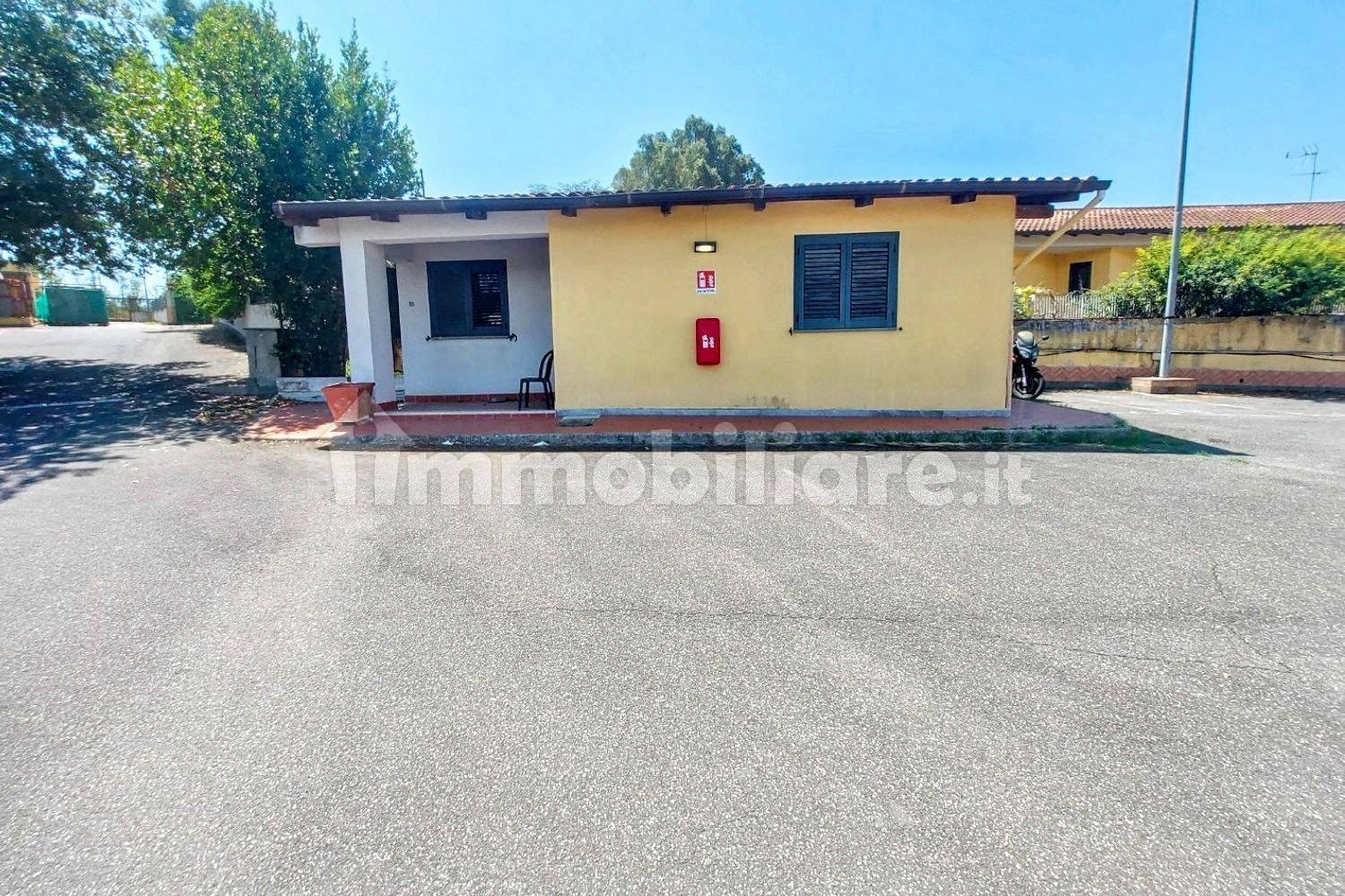 475m² Commercial property in Fiumicino, Italy No. 277627