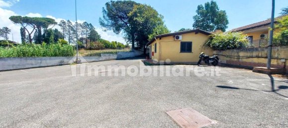 475m² Commercial property in Fiumicino, Italy No. 277627 2