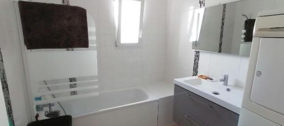 3 bedrooms Apartment in Bruz, France No. 335553 10