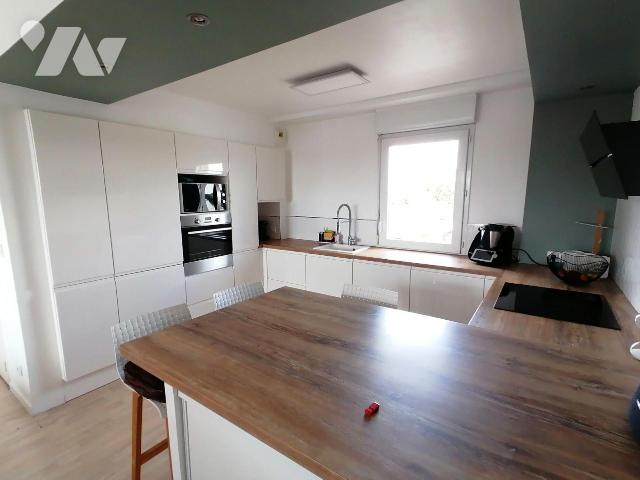 3 bedrooms Apartment in Bruz, France No. 335553