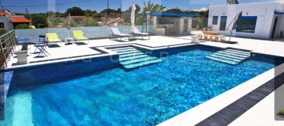3 bedrooms Villa in Crete, Greece No. 367 2