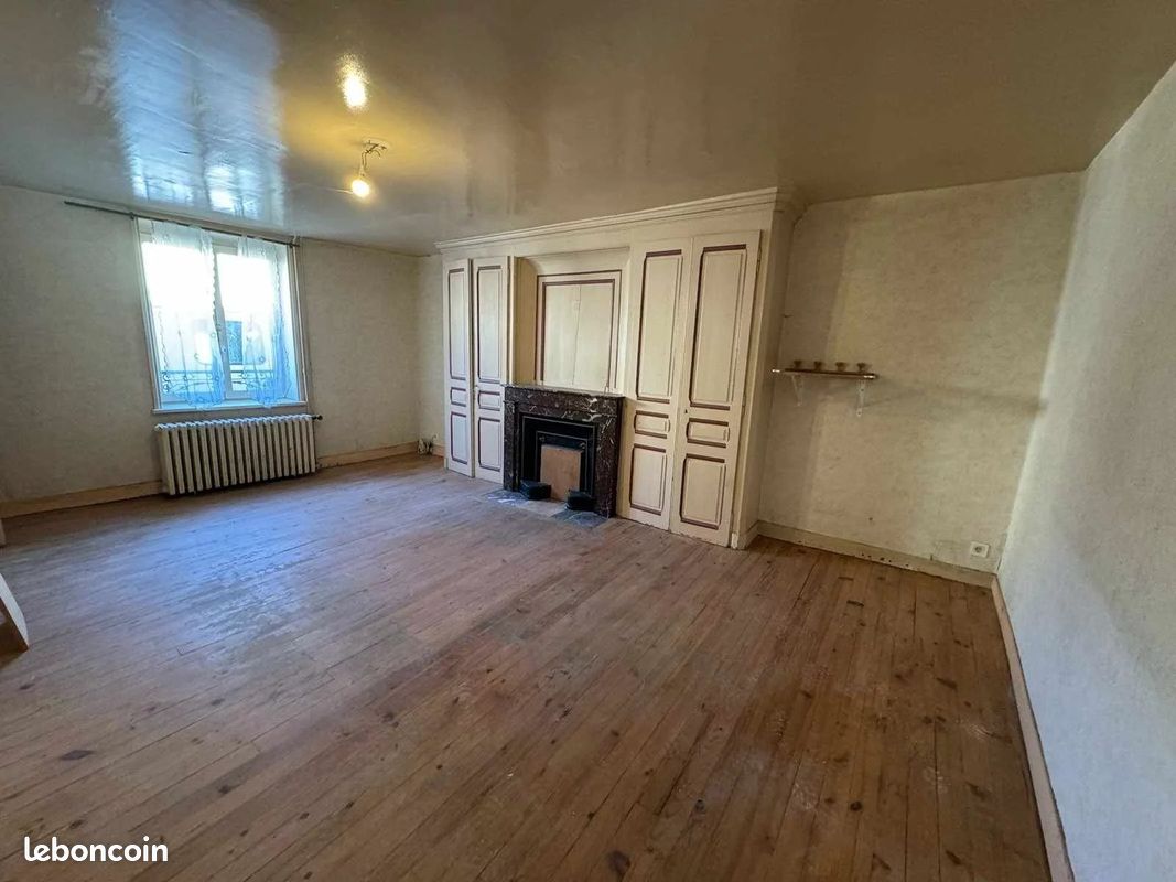 Таунхаус с 5 комнатами в Шаламон, Франция № 195217