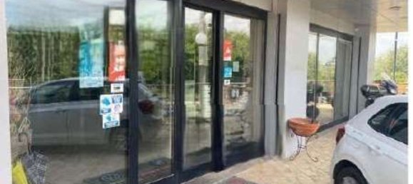 220m² Commercial property in Ariccia, Italy No. 292004 3