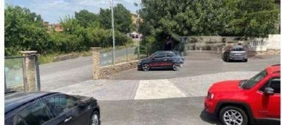 220m² Commercial property in Ariccia, Italy No. 292004 4