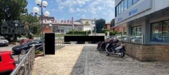 220m² Commercial property in Ariccia, Italy No. 292004 5
