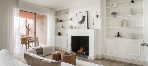 4 bedrooms Duplex in La Quinta, Spain No. 100381 2