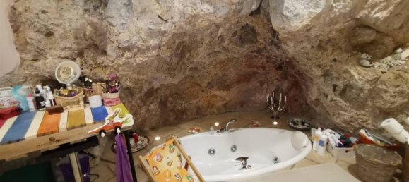 8-salle Appartement à Trequanda, Italy No. 83159 20