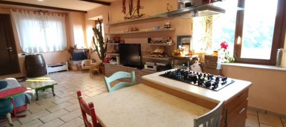 8-salle Appartement à Trequanda, Italy No. 83159 2