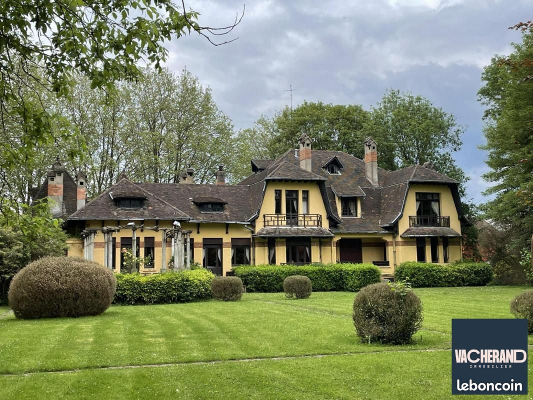 5 bedrooms Castles in Valenciennes, France No. 63412