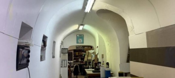 52m² Warehouse in Naples, Italy No. 335979 6