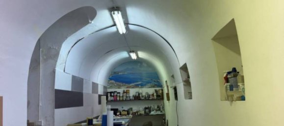 52m² Warehouse in Naples, Italy No. 335979 2