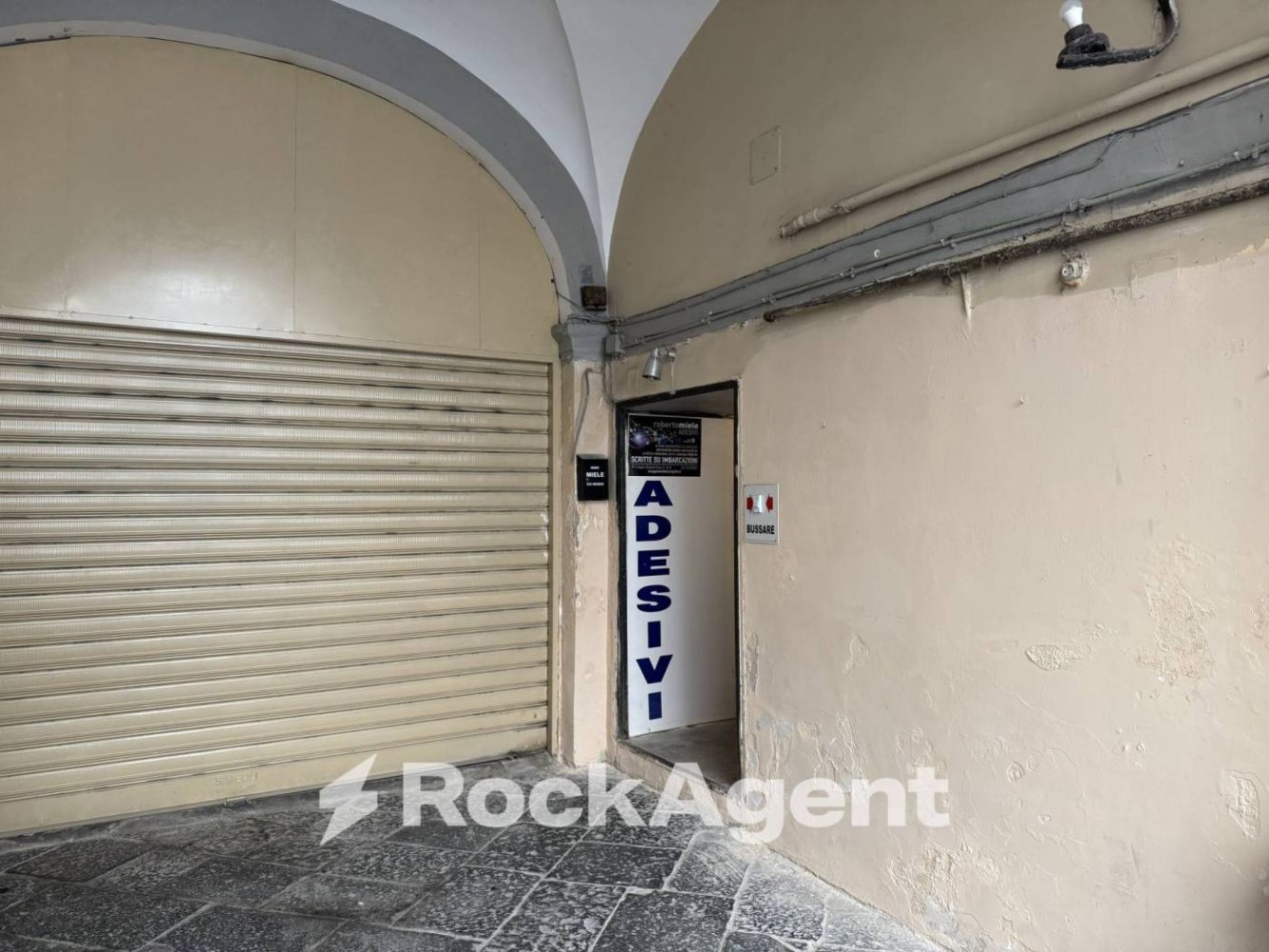 52m² Warehouse in Naples, Italy No. 335979