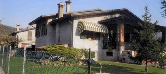 Квартира с 7 комнатами в Роволон, Италия № 16104 2