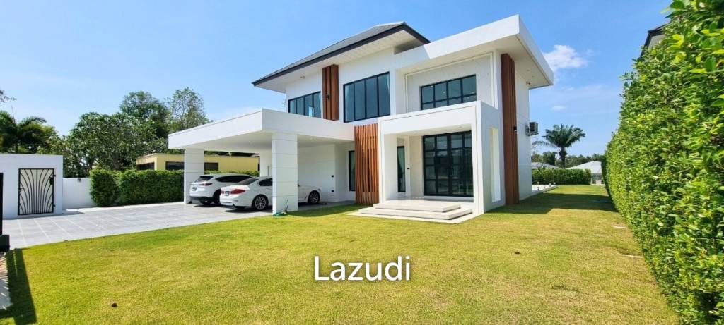 4 bedrooms House in Pattaya, Thailand No. 32843