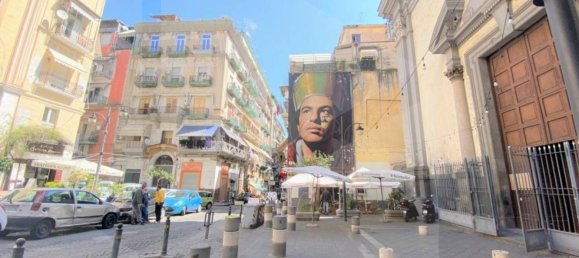 Apartamento de 4 dormitorios en Naples, Italy No. 326313 2