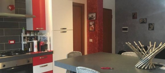 3 rooms Apartment in Piacenza, Italy No. 73786 3