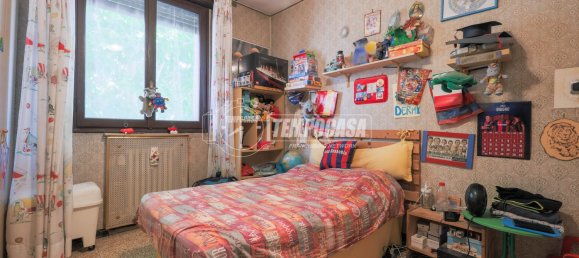 5 rooms Apartment in Bologna, Italy No. 275029 2