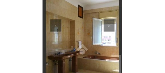 2 Schlafzimmer Gebäude in Palermo, Italy, Nr. 254435 2