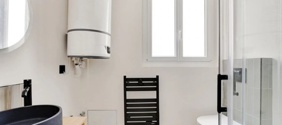 2 bedrooms Apartment in Paris, France No. 149098 9