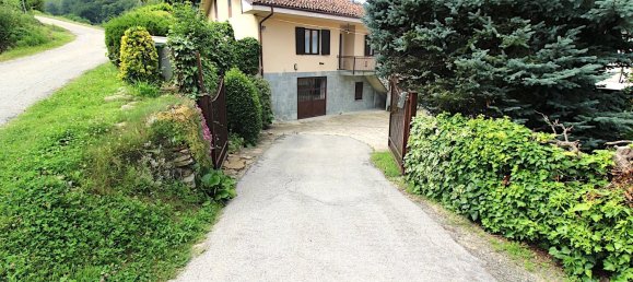 Дом с 4 комнатами в Треццо Тинелла, Италия № 141549 2