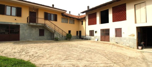 Дом с 4 комнатами в Треццо Тинелла, Италия № 141549 5