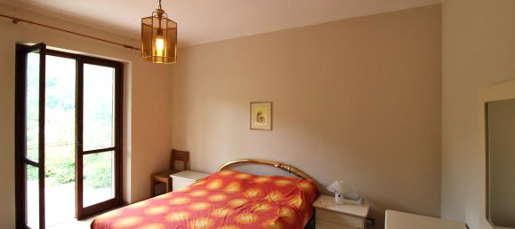 Дом с 4 комнатами в Треццо Тинелла, Италия № 141549 23