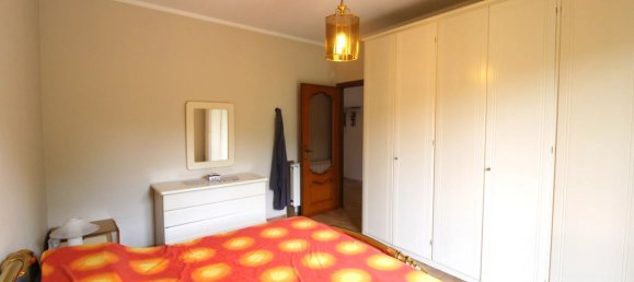 Дом с 4 комнатами в Треццо Тинелла, Италия № 141549 27