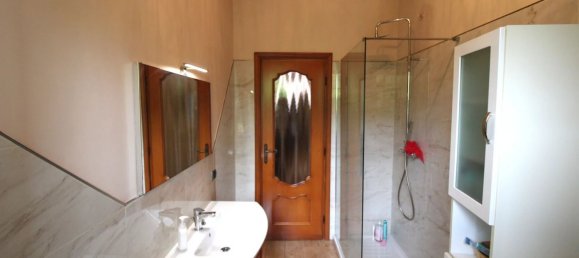 Дом с 4 комнатами в Треццо Тинелла, Италия № 141549 21