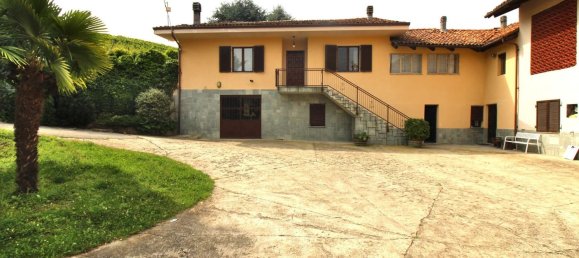 Дом с 4 комнатами в Треццо Тинелла, Италия № 141549 3