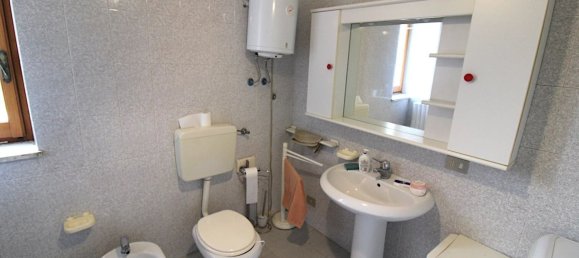 Дом с 4 комнатами в Треццо Тинелла, Италия № 141549 48