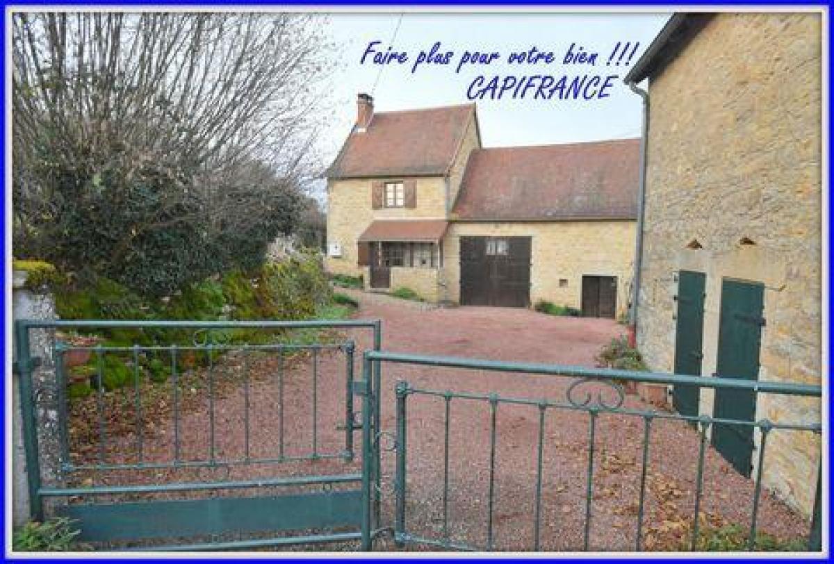 2 bedrooms House in La Clayette, France No. 5157