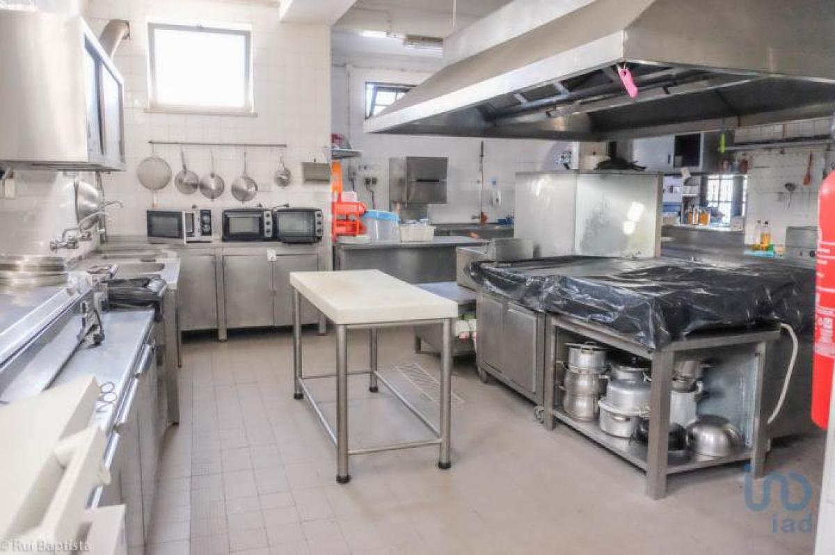  محل تجاري في Albufeira, Portugal 397متر مربع رقم 7968