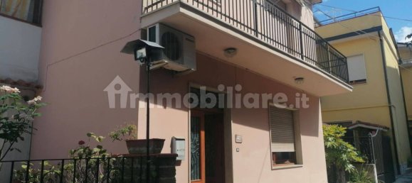 5-salle Bâtiment à Scafa, Italy No. 281431 2