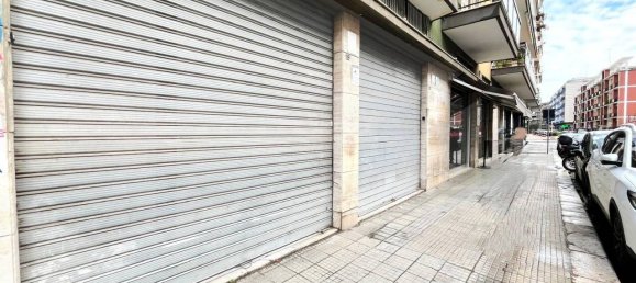 2 rooms Commercial property in Bari, Italy No. 21984 4