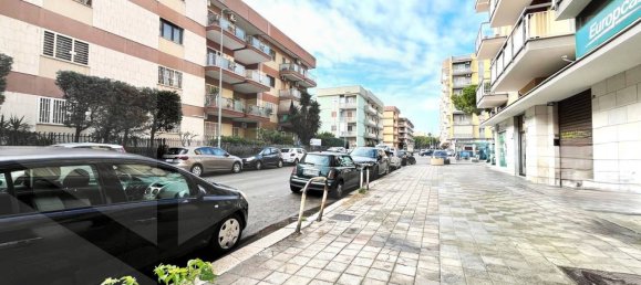 2 rooms Commercial property in Bari, Italy No. 21984 5