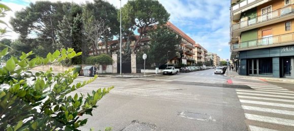 2 rooms Commercial property in Bari, Italy No. 21984 2
