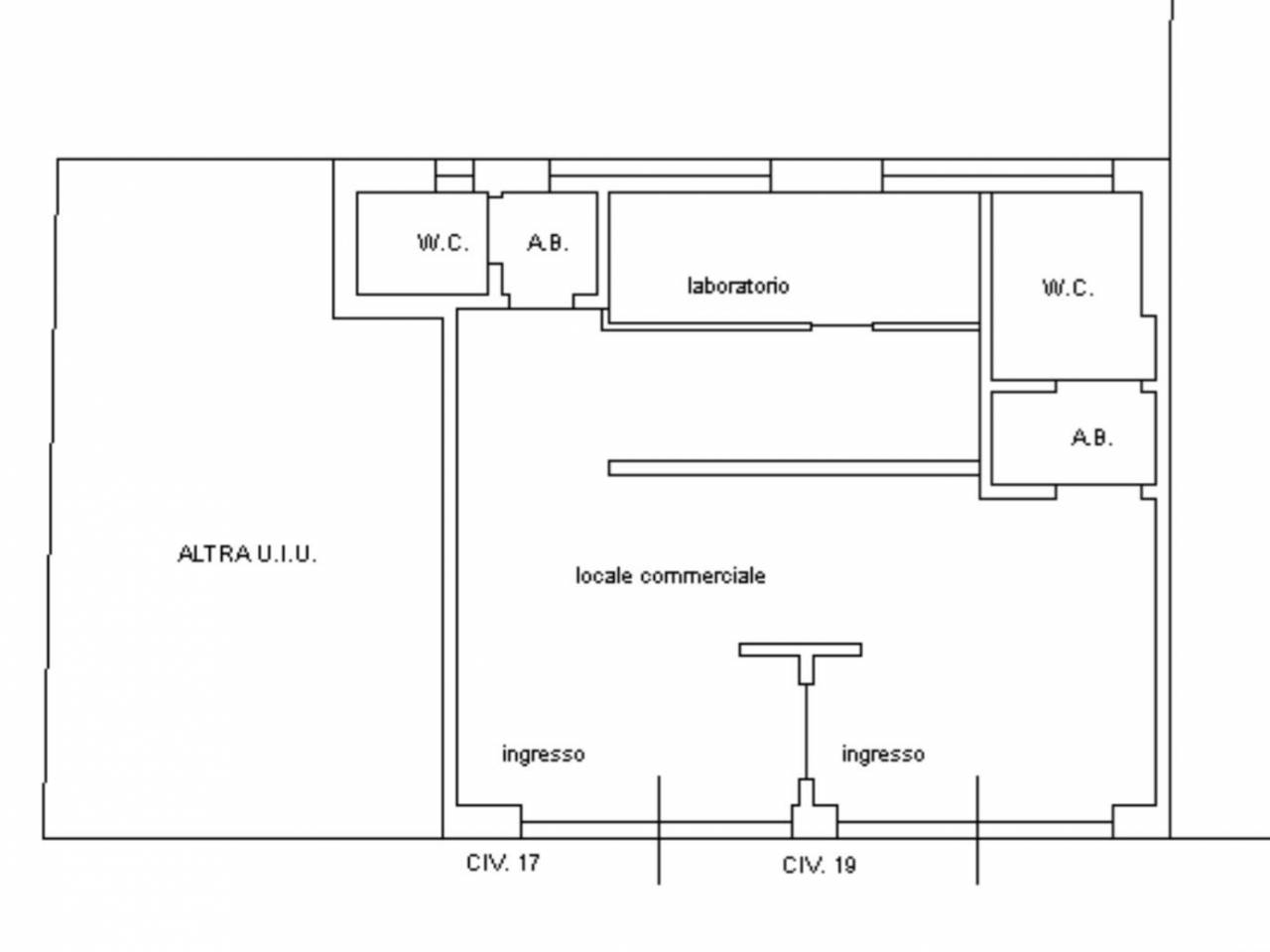2 rooms Commercial property in Bari, Italy No. 21984