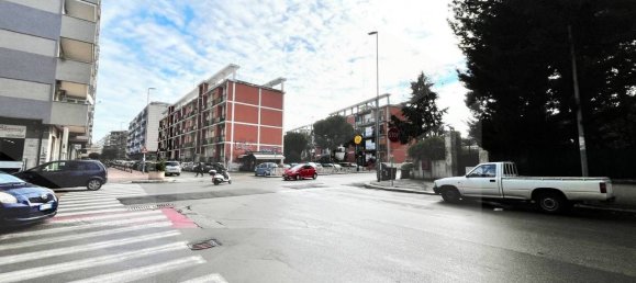 2 rooms Commercial property in Bari, Italy No. 21984 3