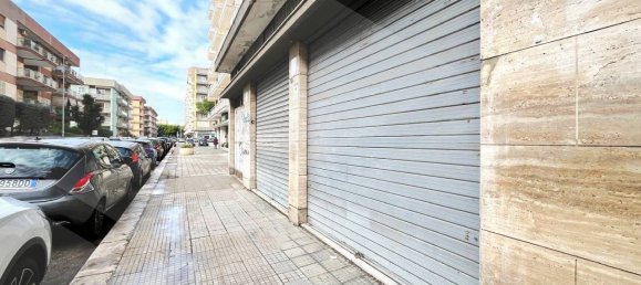 2 rooms Commercial property in Bari, Italy No. 21984 9