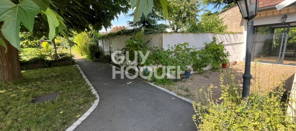 Casa de 5 dormitorios en Orleans, France No. 82870 2