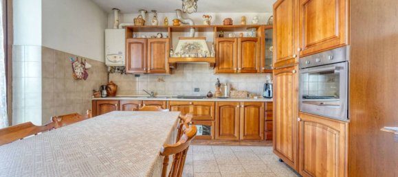 2 Schlafzimmer Wohnung in Figino Serenza, Italy, Nr. 343442 4