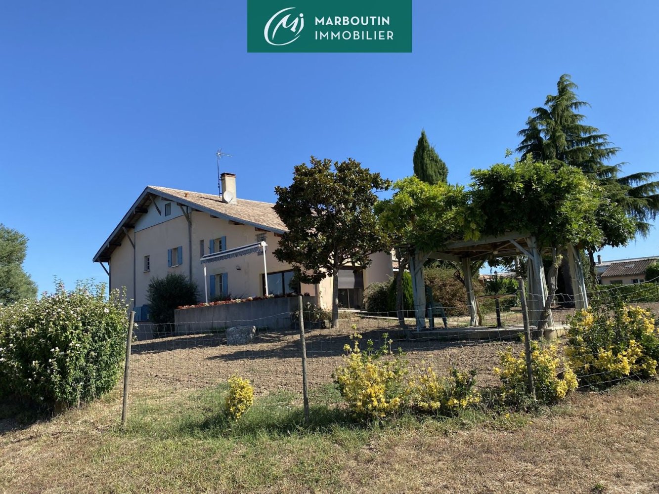 Casa de 5 dormitorios en Marmande, France No. 302086