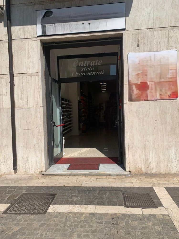Propriété commerciale à Formia, Italy 750m² No. 107811