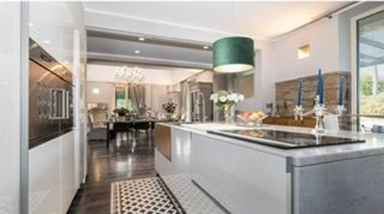 6 rooms House in Fiesole, Italy No. 211046