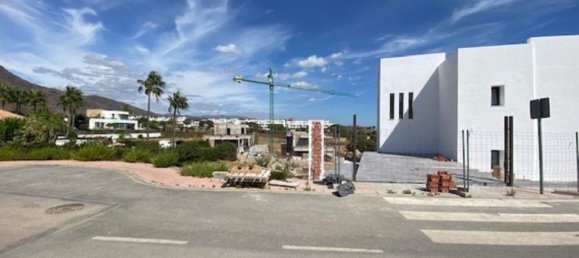 450m² Land in Estepona, Spain No. 34286 4