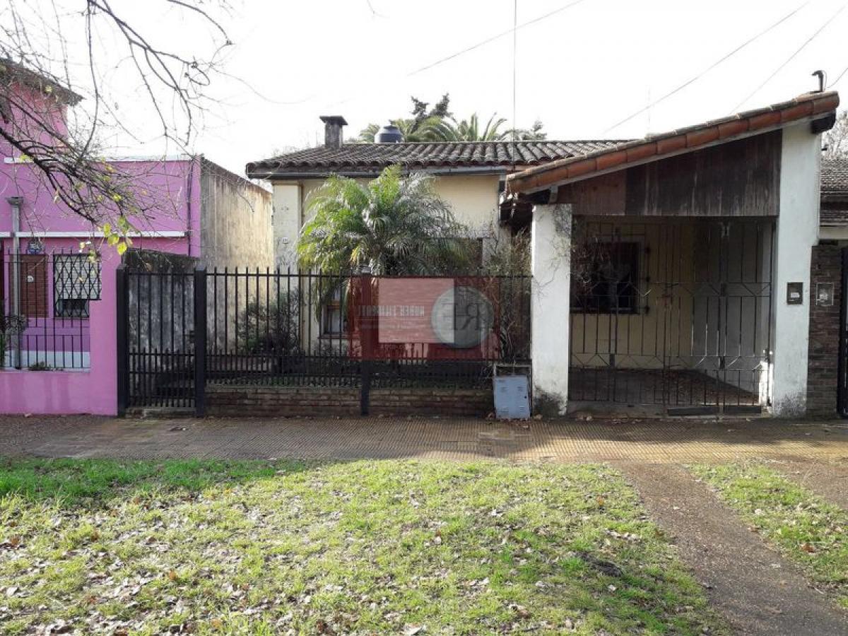 Casa de 2 dormitorios en San Miguel, Argentina No. 66466