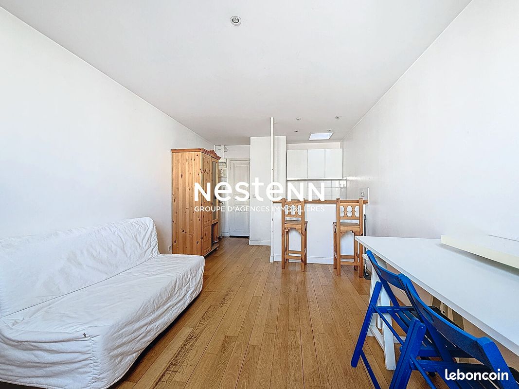 Studio in Paris, France No. 139399