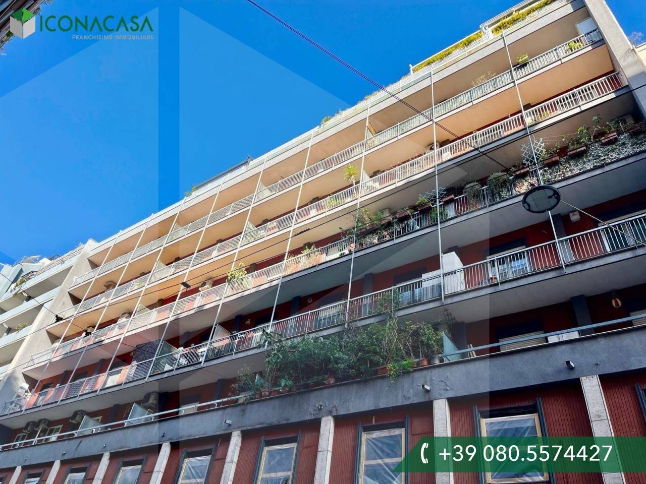 Квартира с 3 спальнями в Бари, Италия № 31163